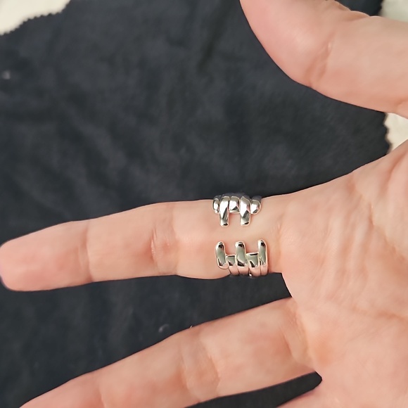 New, Wrapped Silver Ring - Picture 4 of 5